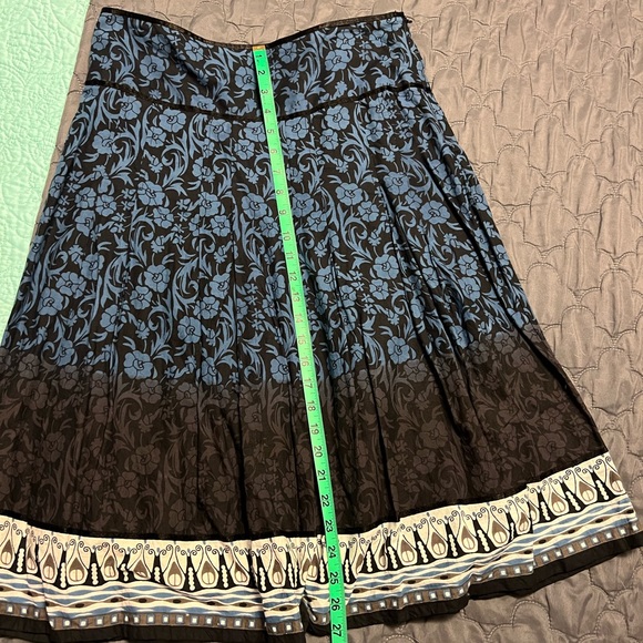 Coupe collection midi a-line skirt. Size 10 - Picture 5 of 6